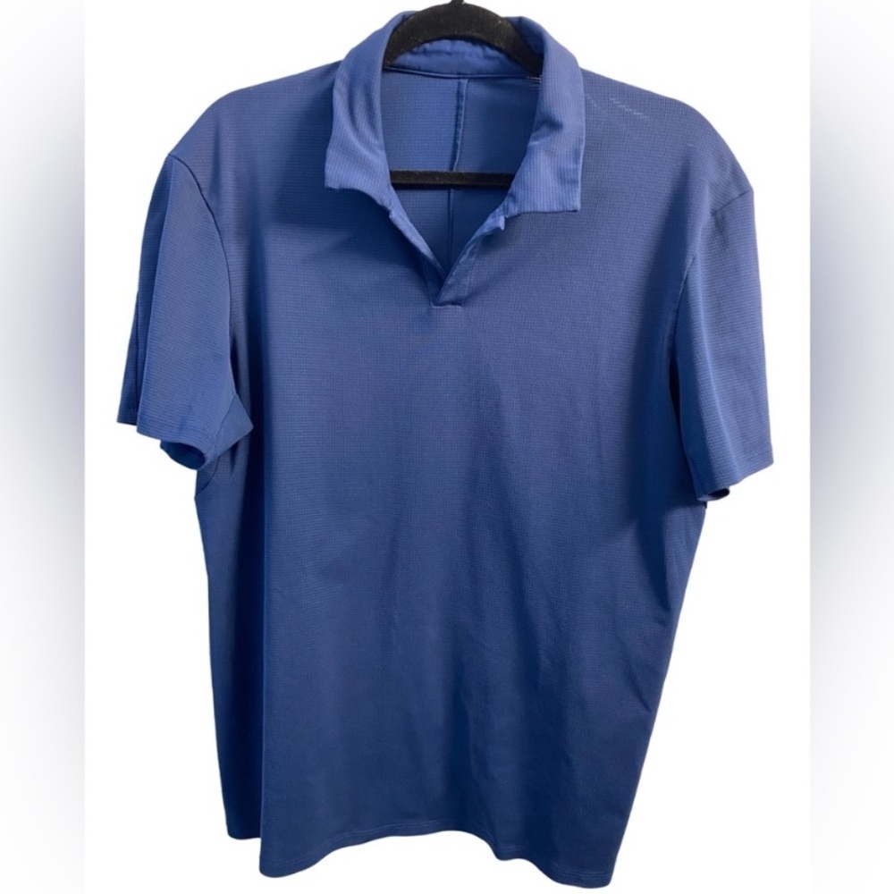 Lululemon Men's Navy Mesh Polo Pit 22 L
27.5 EUC No Size Tag Casual